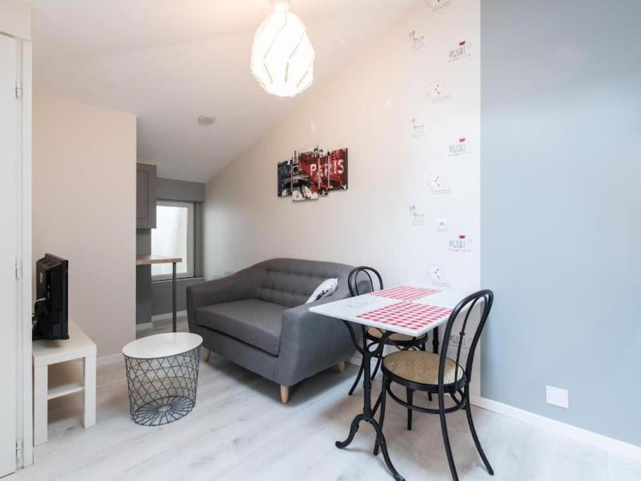 Le Paris Eiffel - Appartement Cosy En Plein Centre Bourgoin-Jallieu Esterno foto
