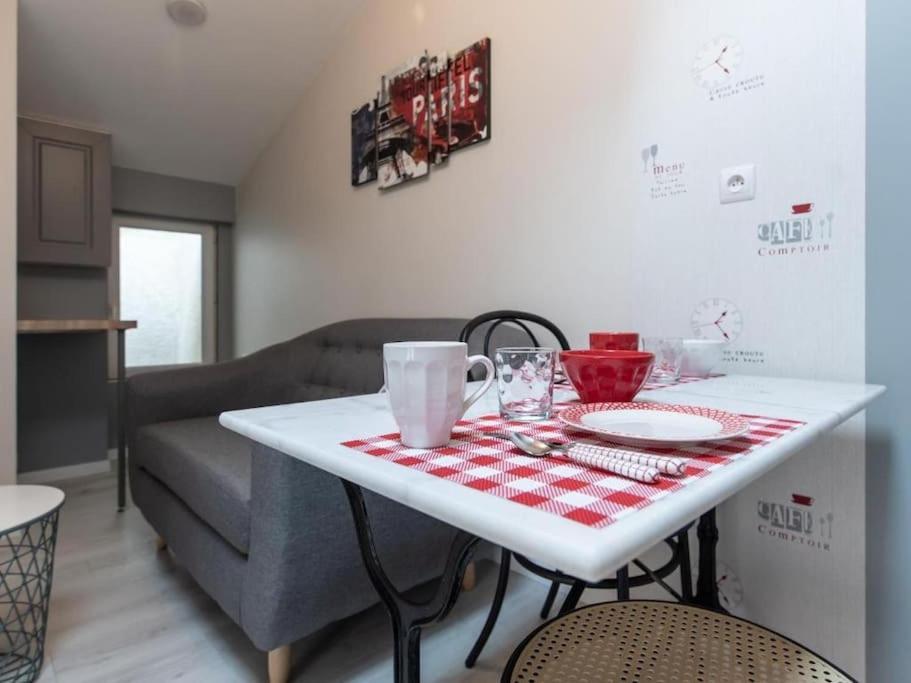 Le Paris Eiffel - Appartement Cosy En Plein Centre Bourgoin-Jallieu Esterno foto