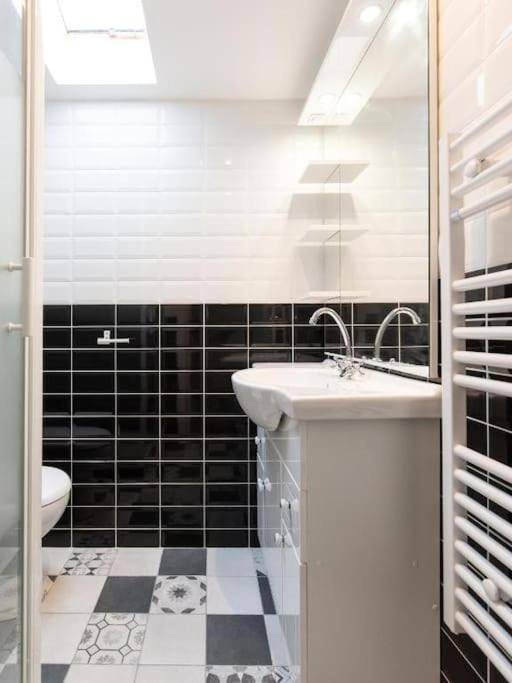 Le Paris Eiffel - Appartement Cosy En Plein Centre Bourgoin-Jallieu Esterno foto